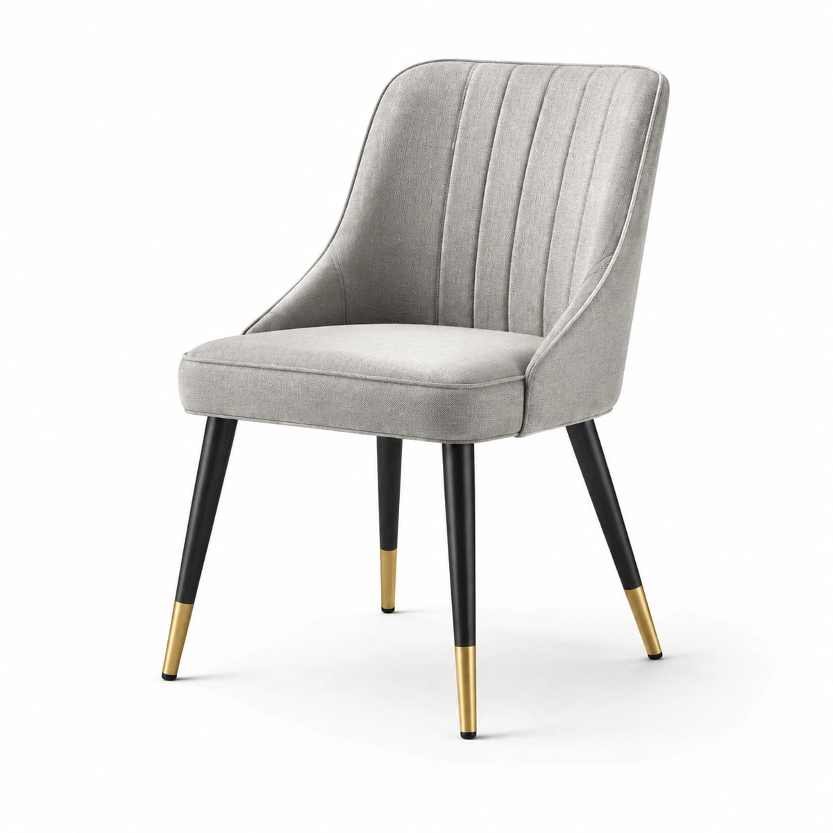 Chaise en tissu polyester gris avec pieds en métal noir et embouts dorés
