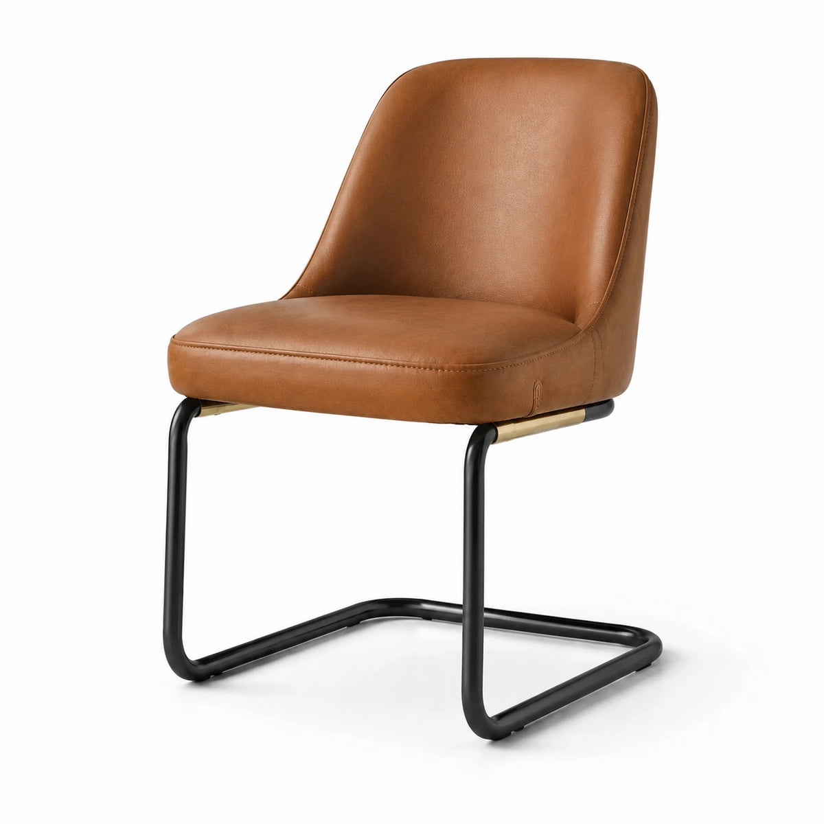 Chaise en cuir synthétique marron avec cadre en métal noir